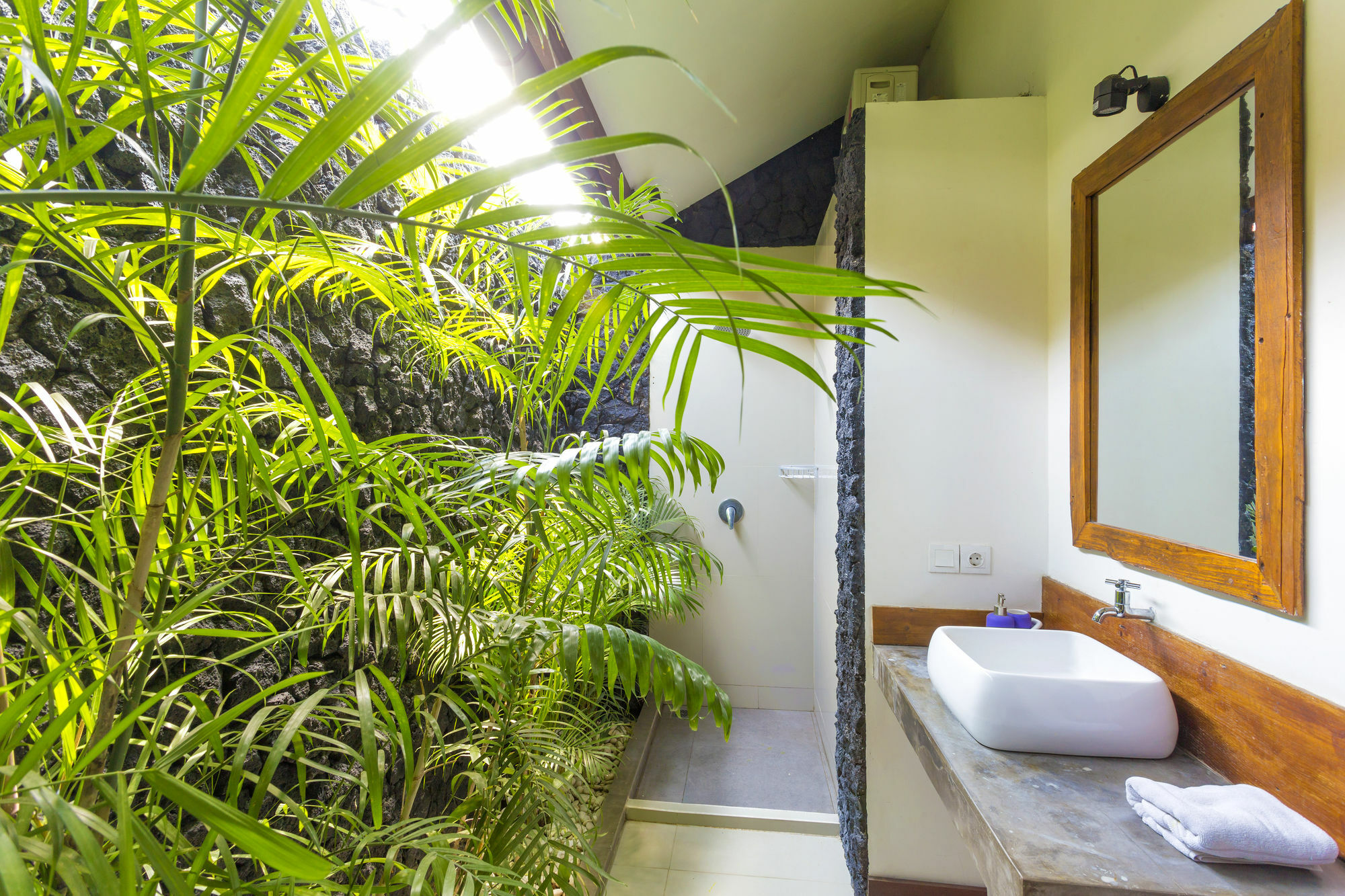Big Brother Surf Inn Canggu  Ngoại thất bức ảnh