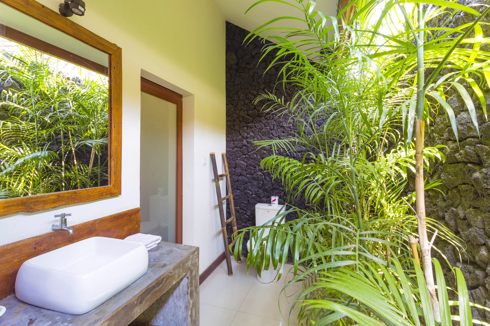 Big Brother Surf Inn Canggu  Ngoại thất bức ảnh