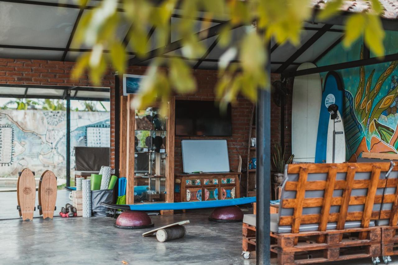 Big Brother Surf Inn Canggu  Ngoại thất bức ảnh